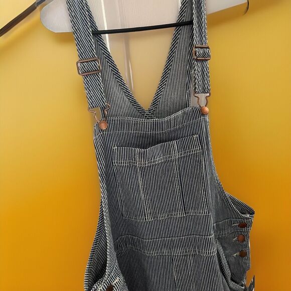 Universal Thread Women Size 14 Railroad Blue Stripe Denim Short Overalls New W2 - Picture 6 of 7